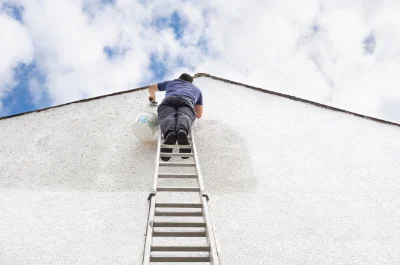 Peinture extérieure à la Maison-Dieu — façades et ravalement