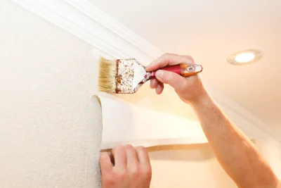 Pose de papier peint à la Maison-Dieu — revêtements muraux et toiles de verre